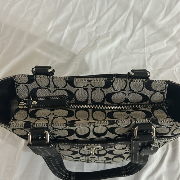 COACH HAMPTONS SIGNATURE LUNCH TOTE BLACK AND GREY F13973 - Picture 10 of 13